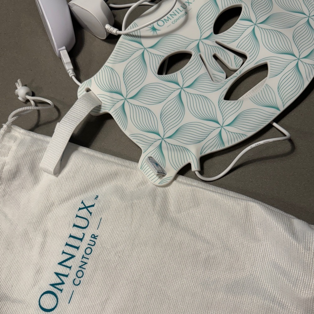 Omnilux Contour Face